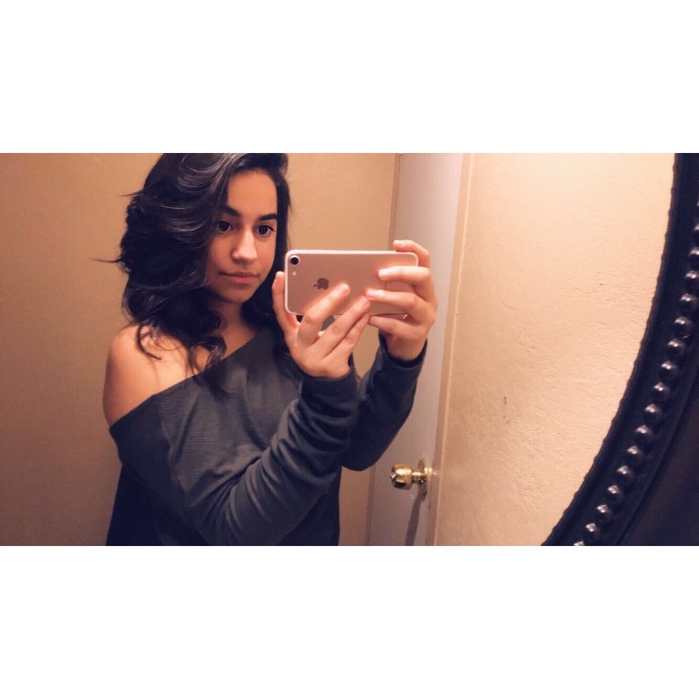 Meet your Posher, Marcela